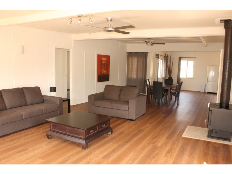 44 Curtis Street, Dalby QLD 4405