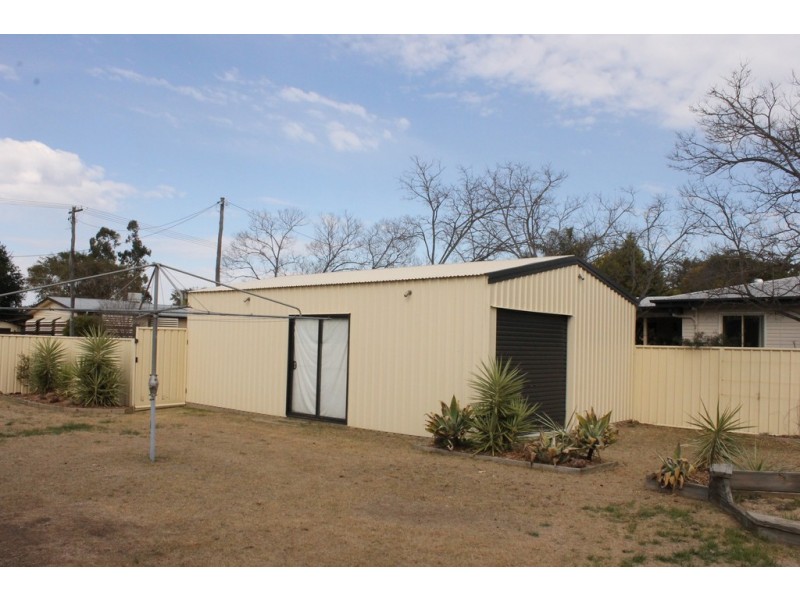 44 Curtis Street, Dalby QLD 4405