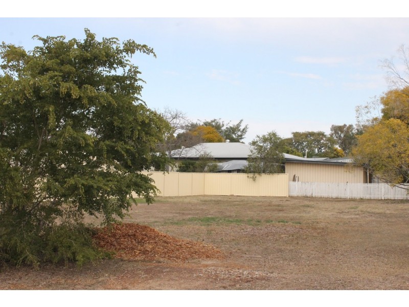 46 Curtis Street, Dalby QLD 4405