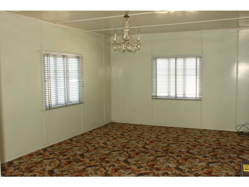 18 Geisel Street, Dalby QLD 4405