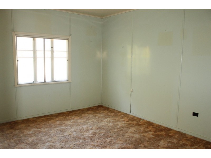 18 Geisel Street, Dalby QLD 4405