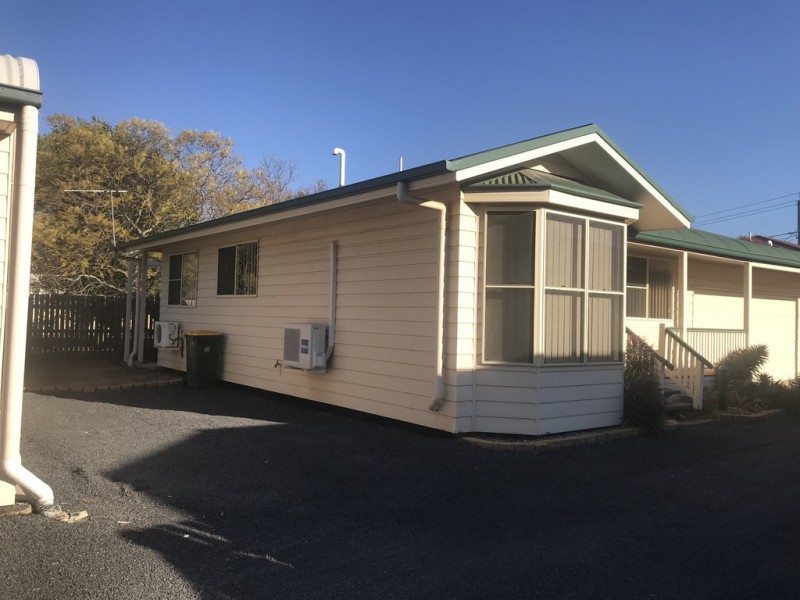 2/51 Edward Street, Dalby QLD 4405