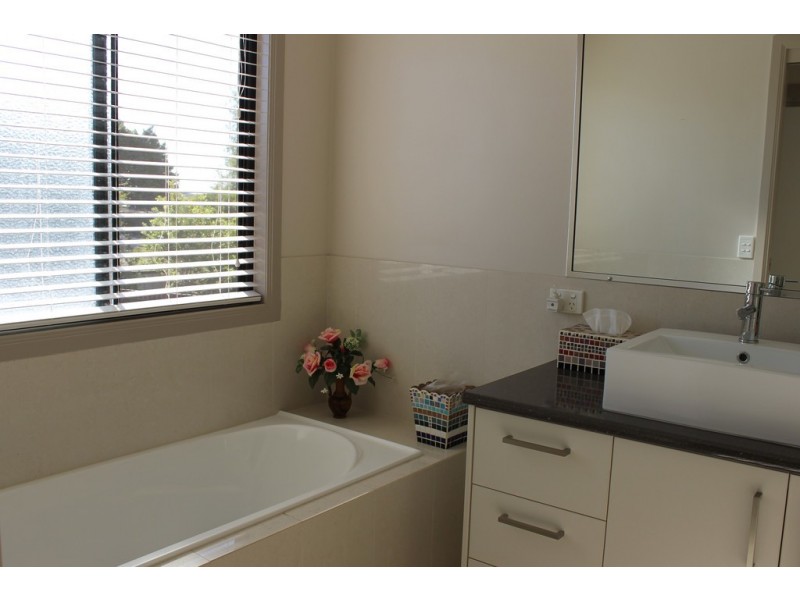 52 Diamond Drive, Dalby QLD 4405