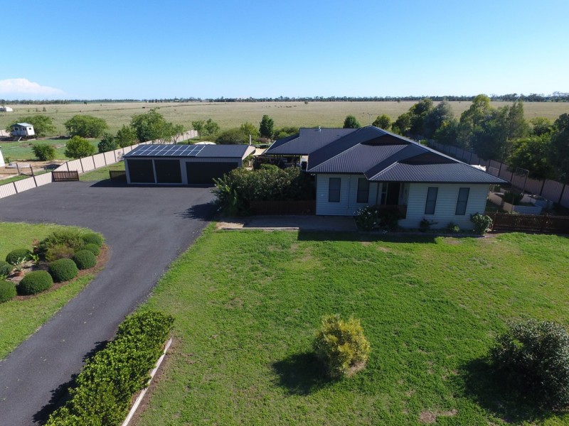 52 Diamond Drive, Dalby QLD 4405