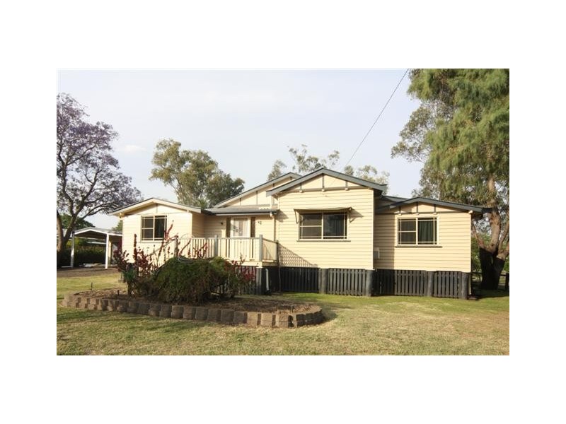 55  Edward Street, Dalby QLD 4405