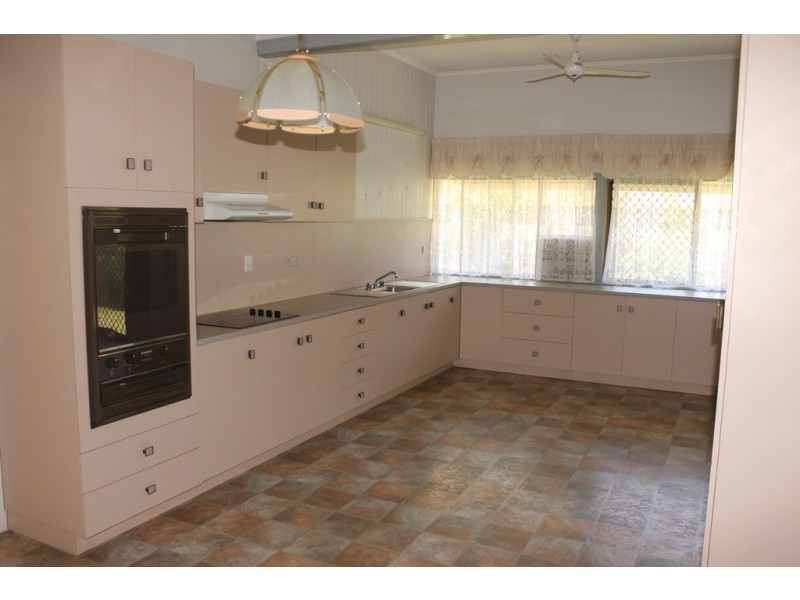 60 Pratten Street, Dalby QLD 4405