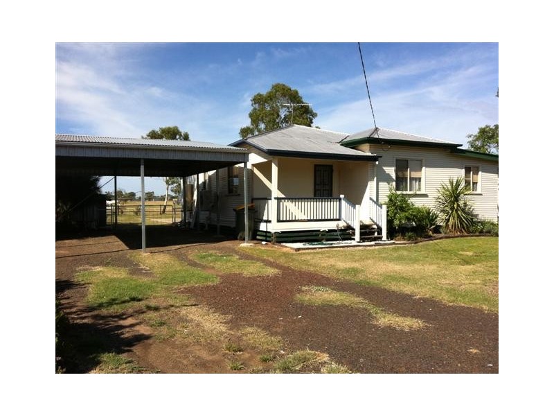 4 Blaxland Road, Dalby QLD 4405