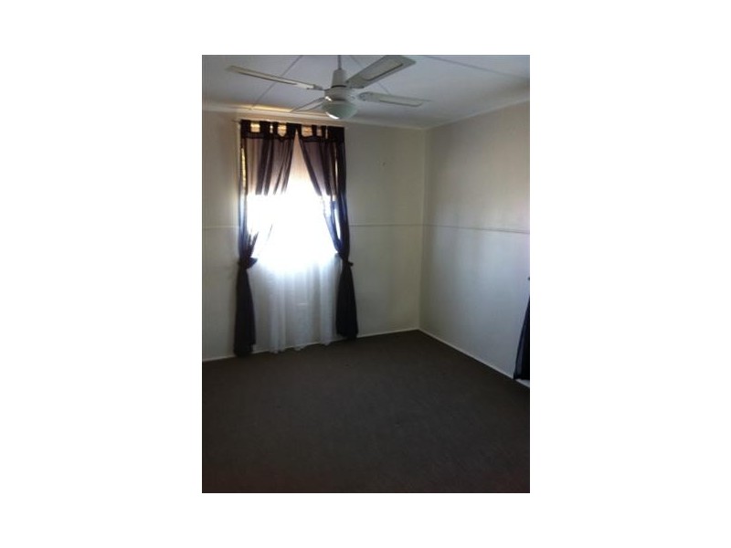 4 Blaxland Road, Dalby QLD 4405