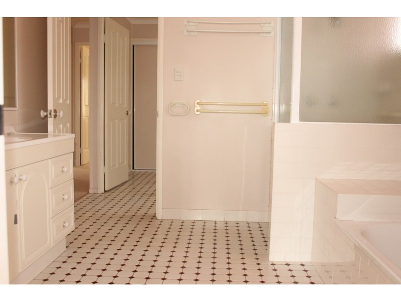 26 Wilkes Street, Dalby QLD 4405