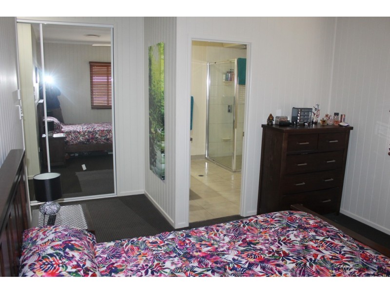 122 Pratten Street, Dalby QLD 4405