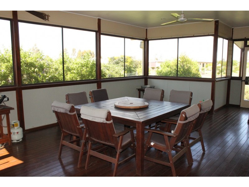 15 Rosina Court, Dalby QLD 4405