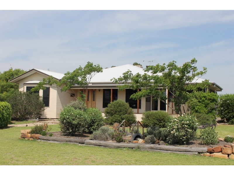 15 Rosina Court, Dalby QLD 4405