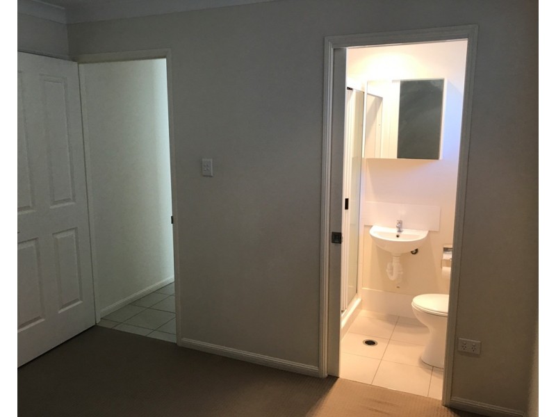 2/144 Condamine Street, Dalby QLD 4405