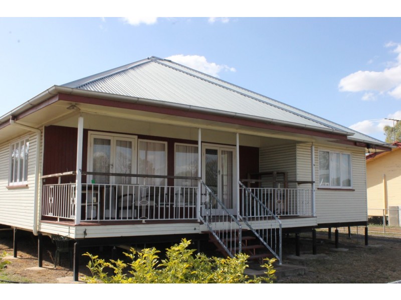 84-90 Nicholson st, Dalby QLD 4405