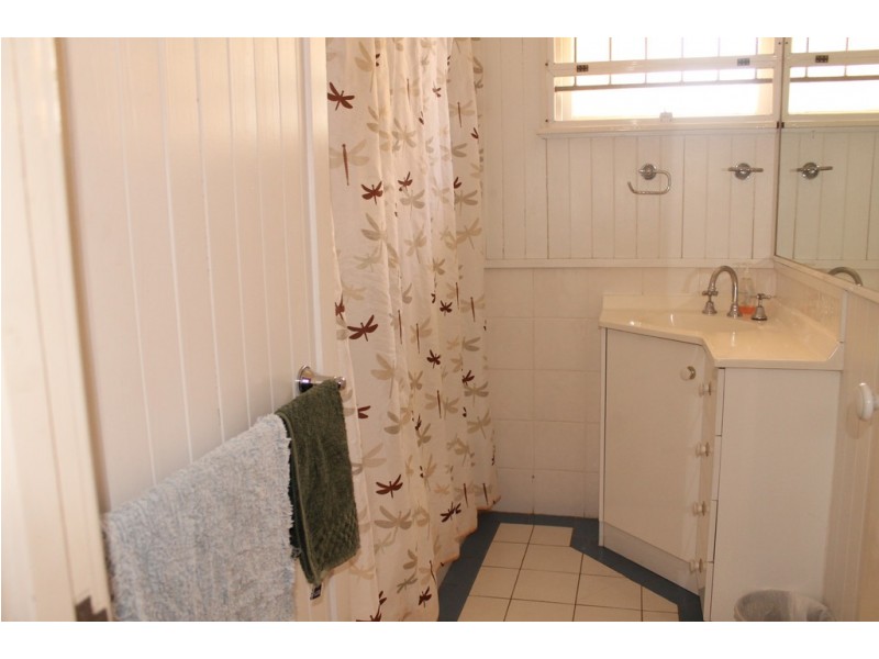84-90 Nicholson st, Dalby QLD 4405