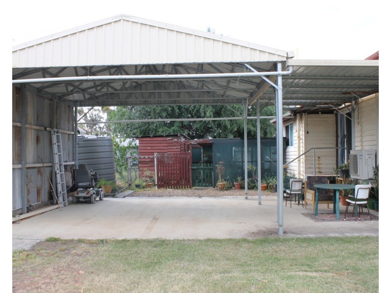 37 Queen Street, Jandowae QLD 4410