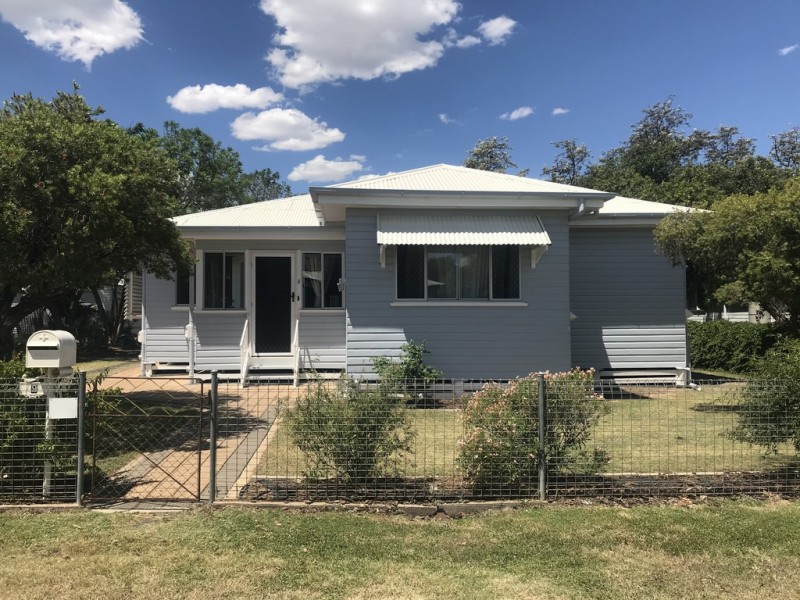 9 Vowles St, Dalby QLD 4405