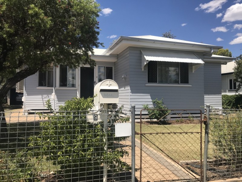 9 Vowles St, Dalby QLD 4405