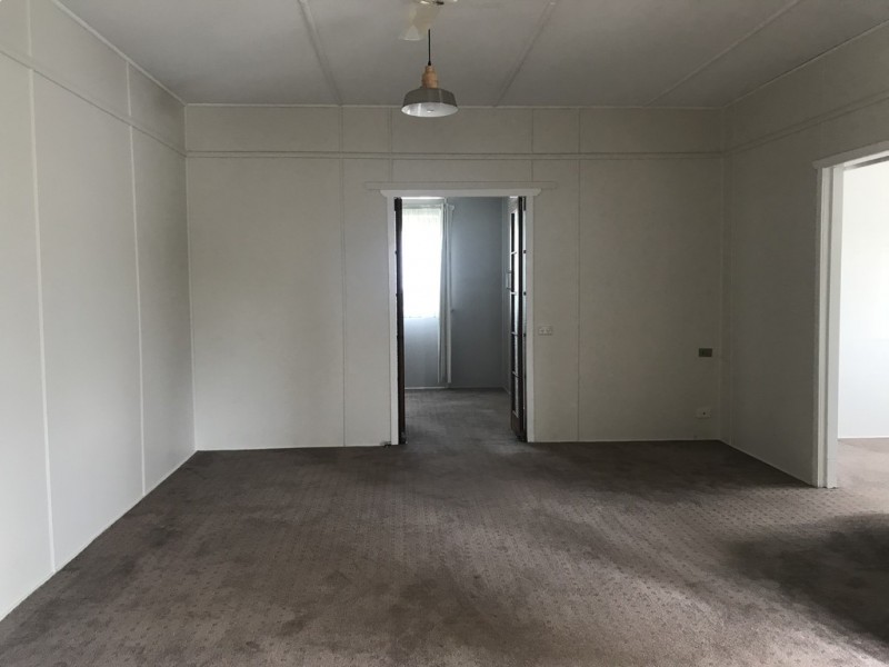 9 Vowles St, Dalby QLD 4405