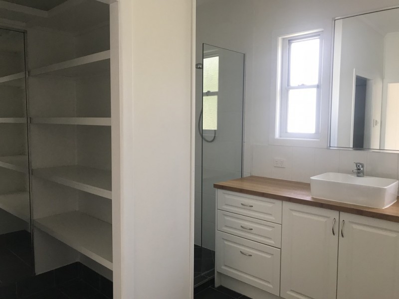 9 Vowles St, Dalby QLD 4405