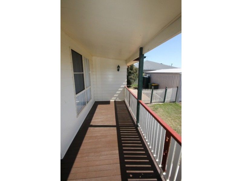 5 Mitchell Place, Dalby QLD 4405