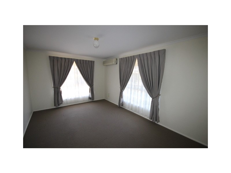 5 Mitchell Place, Dalby QLD 4405