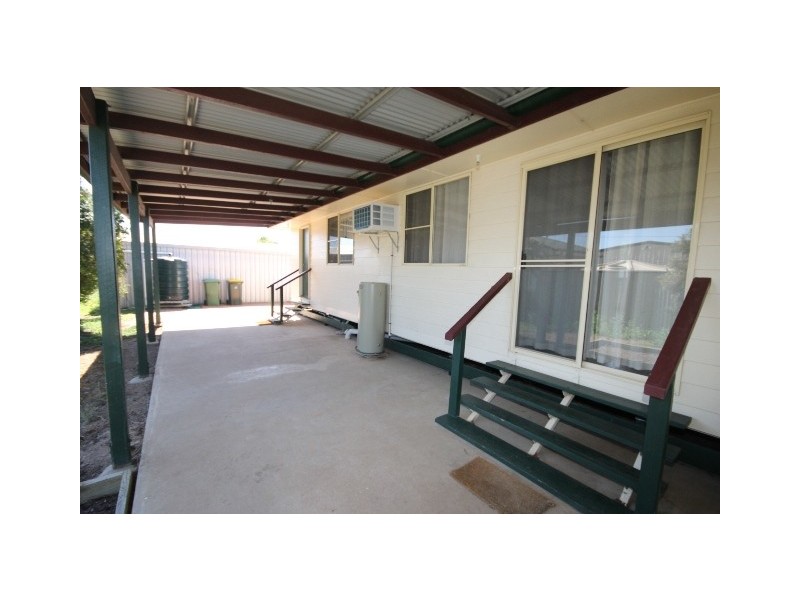 5 Mitchell Place, Dalby QLD 4405