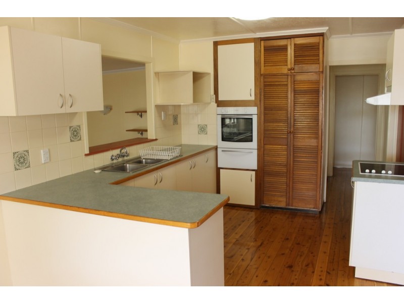 5 Hall St, Dalby QLD 4405