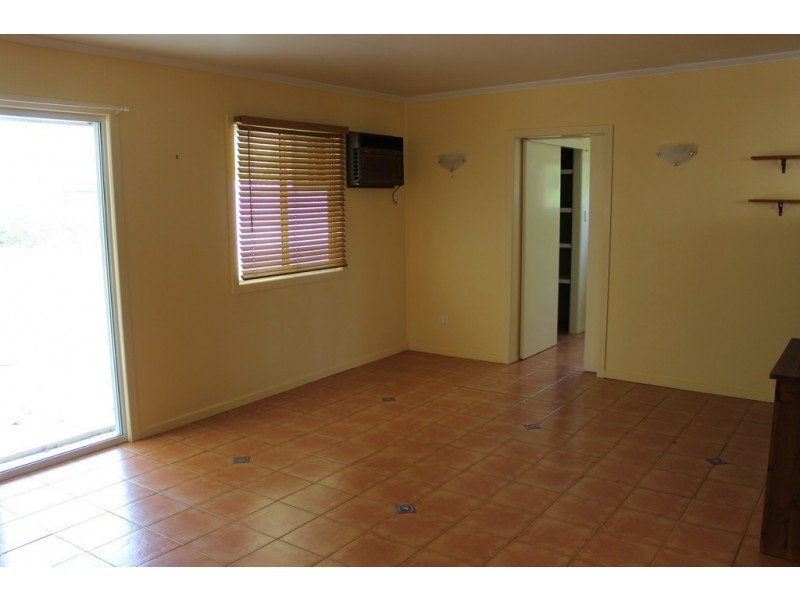 5 Hall St, Dalby QLD 4405