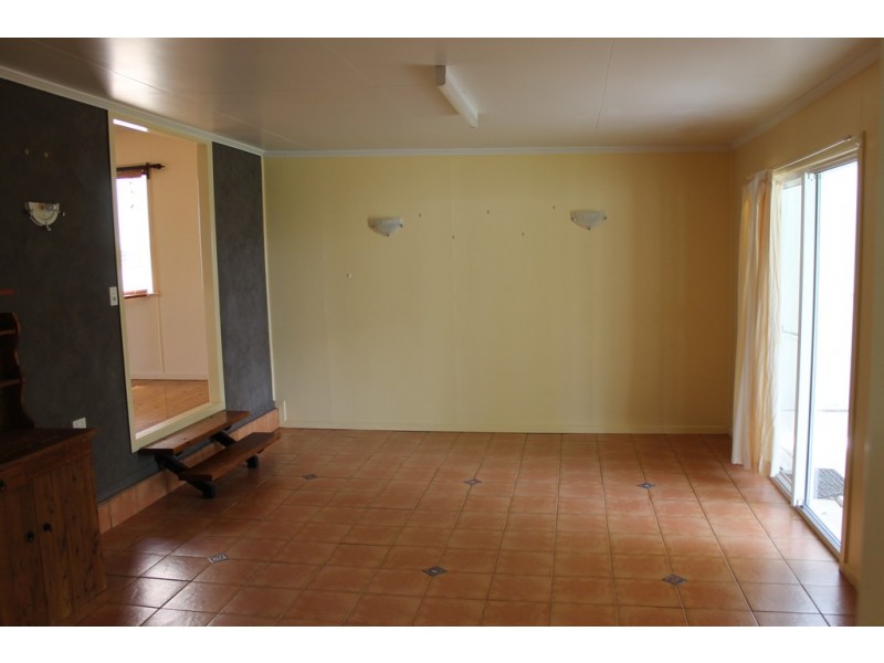 5 Hall St, Dalby QLD 4405