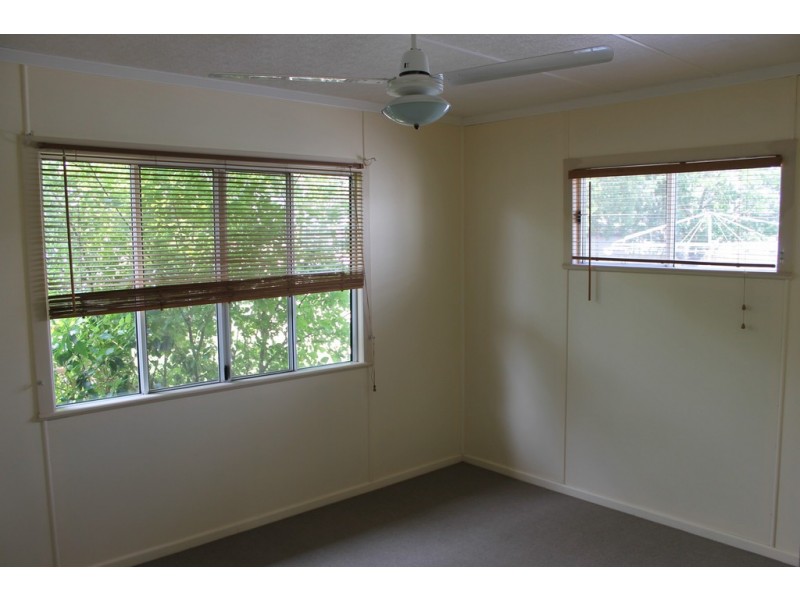 5 Hall St, Dalby QLD 4405