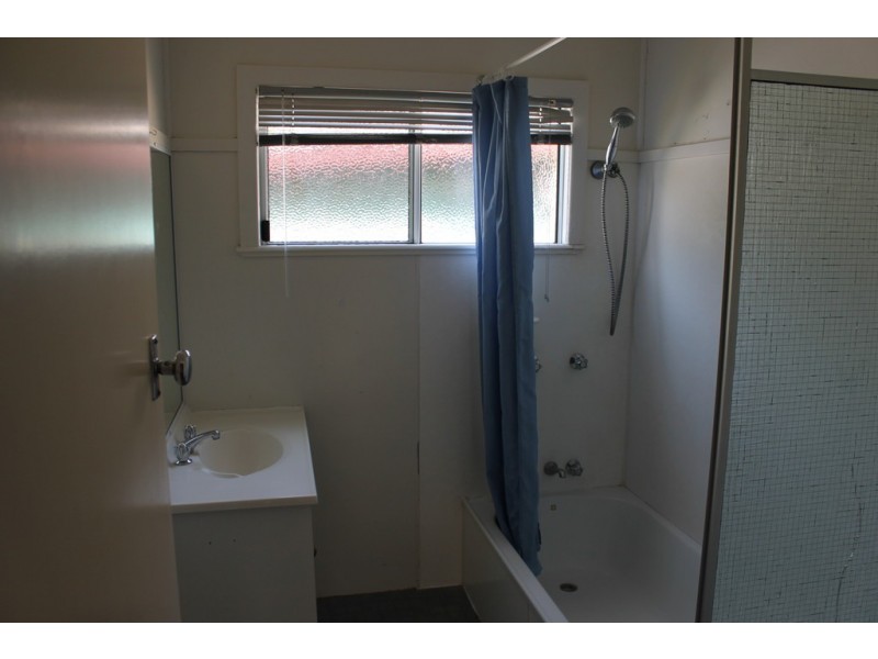 5 Hall St, Dalby QLD 4405