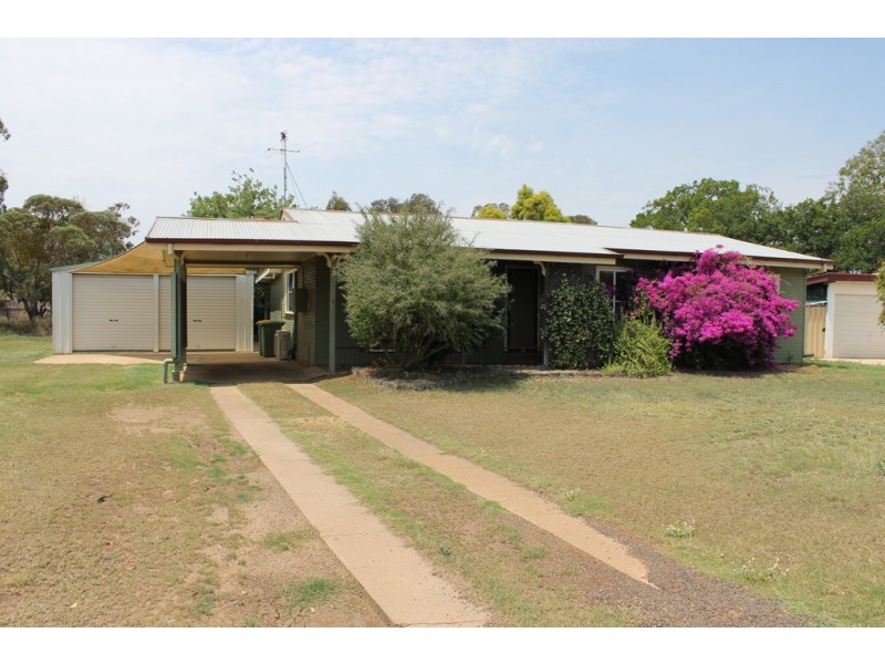 5 Hall St, Dalby QLD 4405