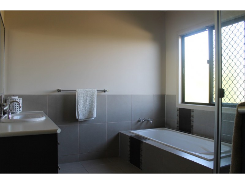 140 Sandalwood Avenue, Dalby QLD 4405