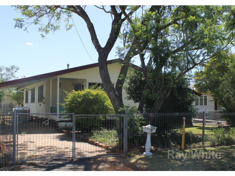 20 Dunmall Street, Dalby QLD 4405