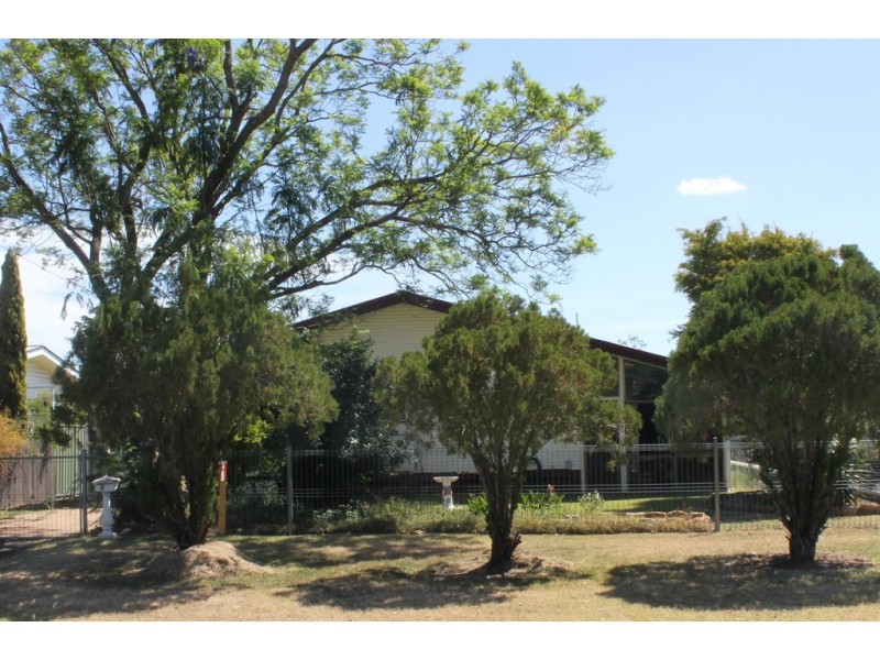 20 Dunmall Street, Dalby QLD 4405