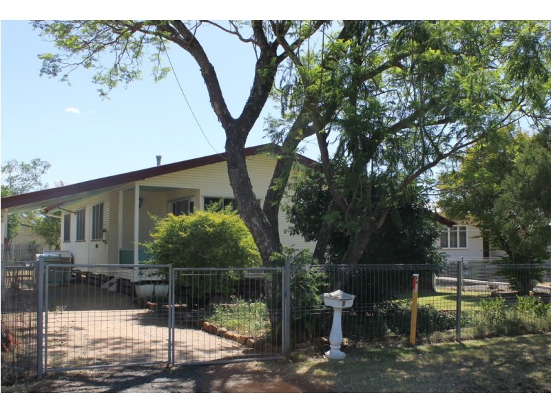 20 Dunmall Street, Dalby QLD 4405