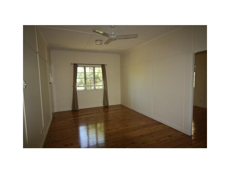 107  Edward Street, Dalby QLD 4405