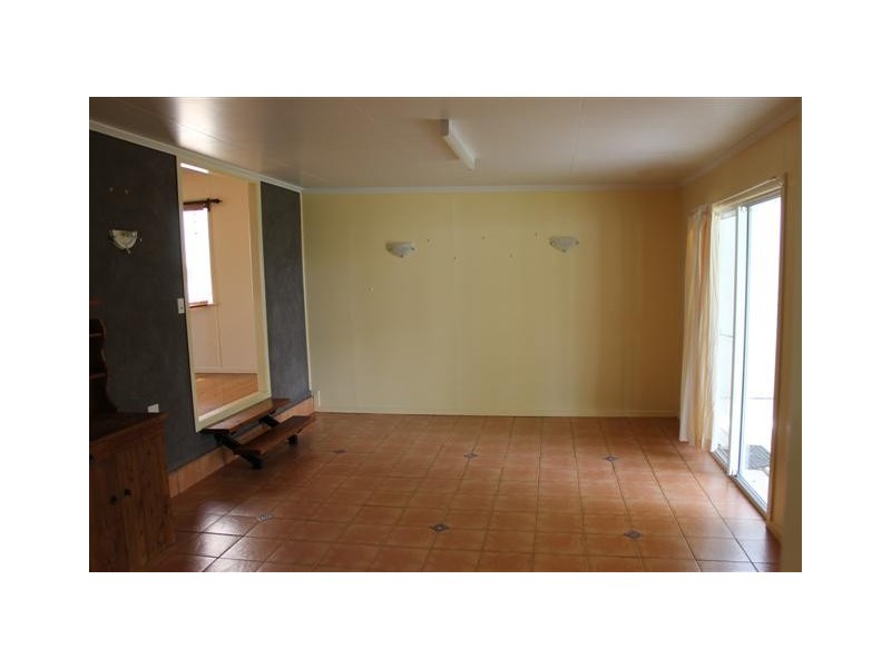 5 Hall Street, Dalby QLD 4405