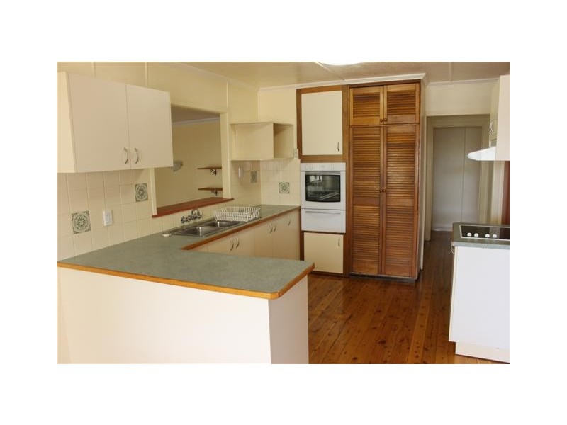 5 Hall Street, Dalby QLD 4405