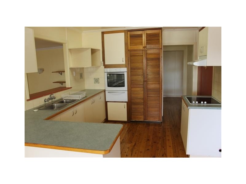 5 Hall Street, Dalby QLD 4405