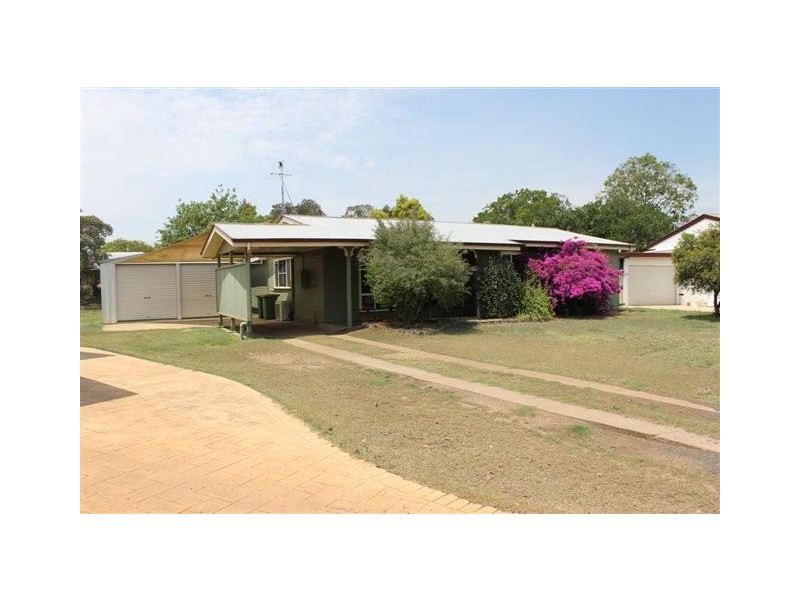 5 Hall Street, Dalby QLD 4405