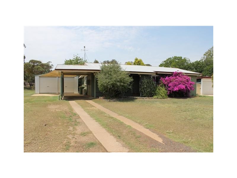 5 Hall Street, Dalby QLD 4405