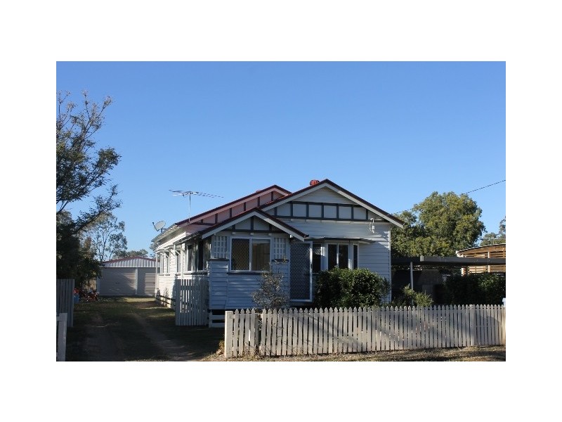 62 George Street, Jandowae QLD 4410