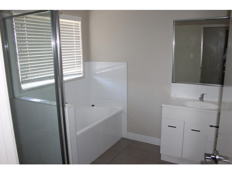 32 Gosden Drive, Dalby QLD 4405