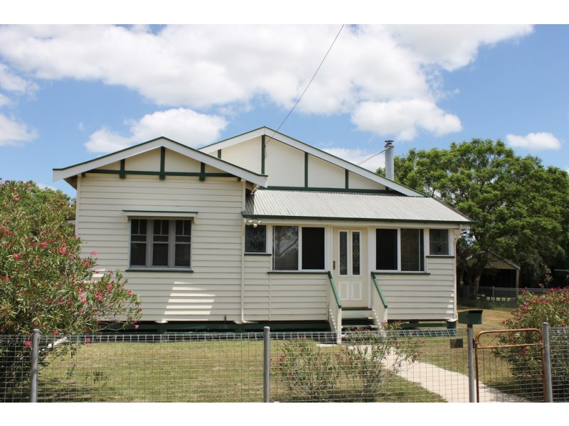 102 Pratten Street, Dalby QLD 4405