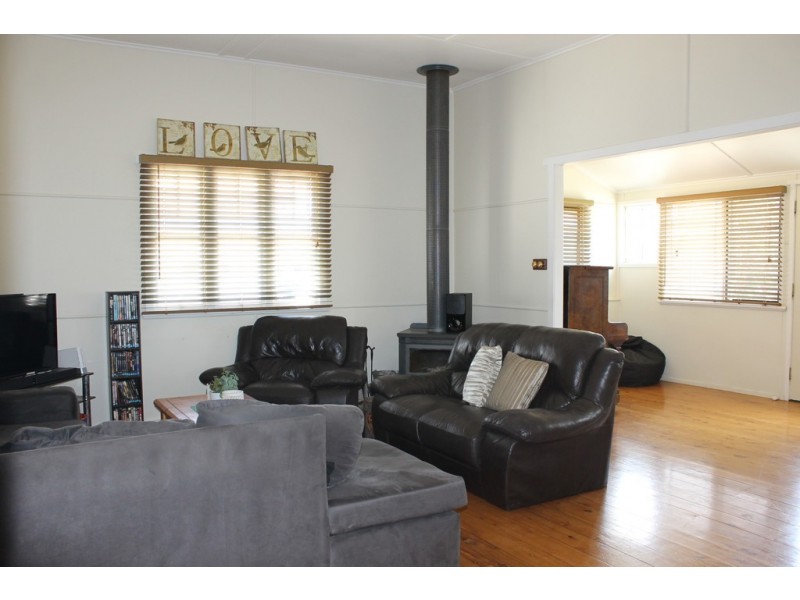 102 Pratten Street, Dalby QLD 4405