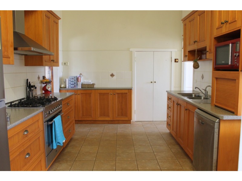 102 Pratten Street, Dalby QLD 4405