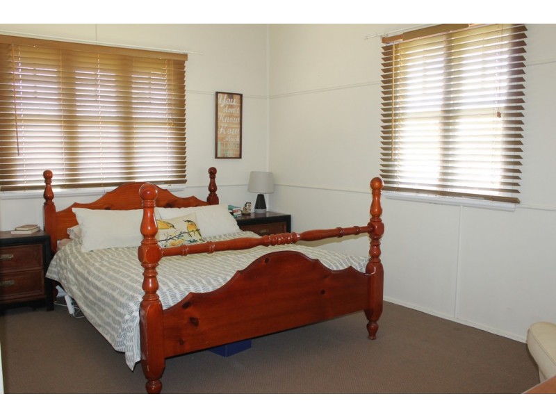 102 Pratten Street, Dalby QLD 4405