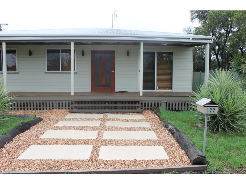 122 Pratten Street, Dalby QLD 4405